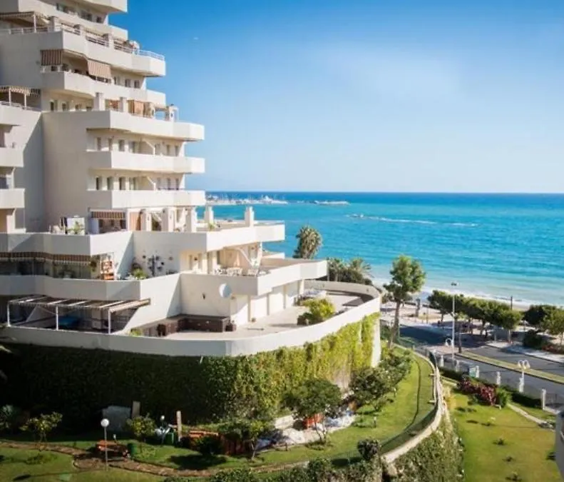 公寓 Apartamentos Holidays Benalbeach 贝纳尔马德纳