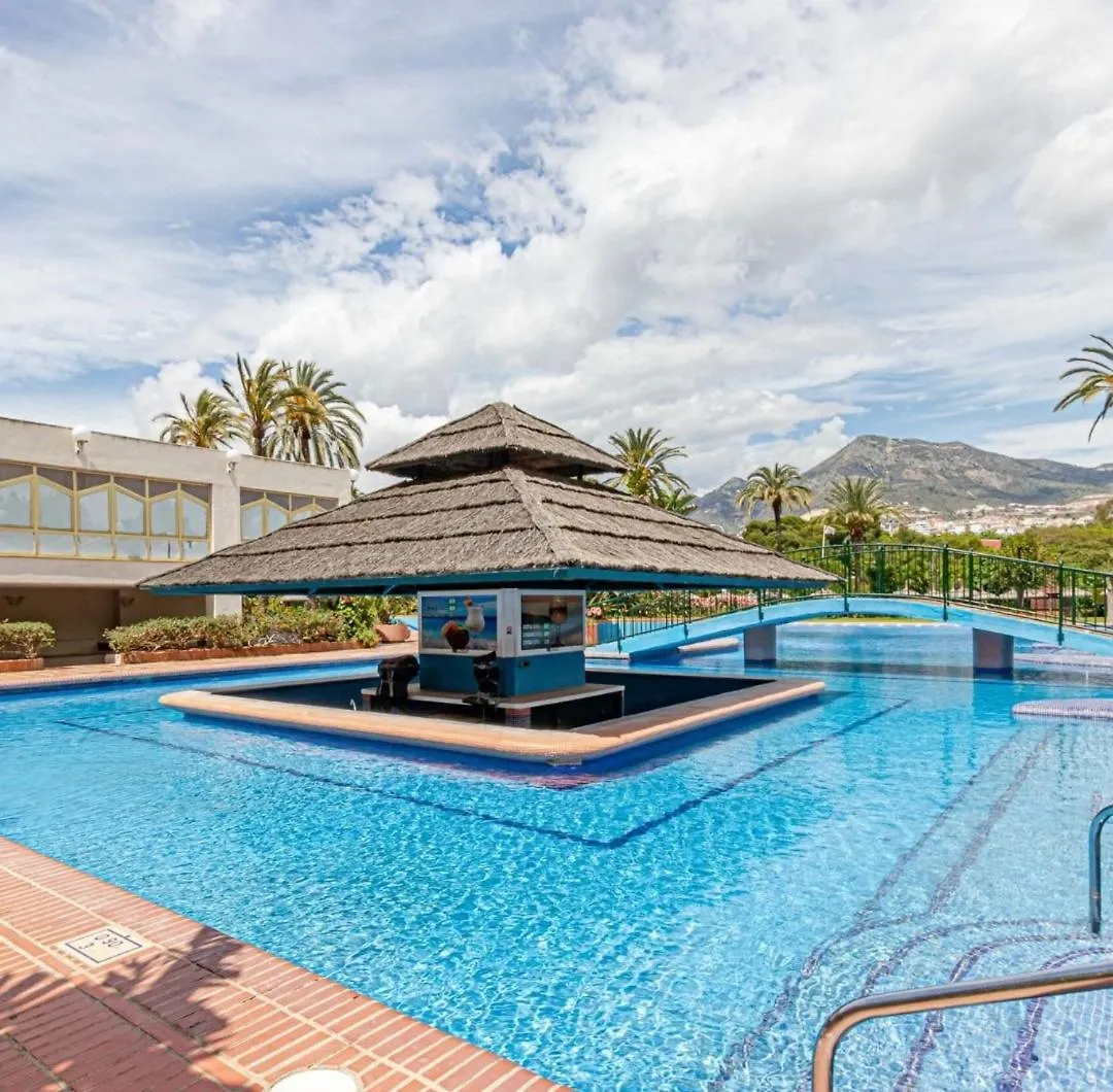 Apartamentos Holidays Benalbeach 贝纳尔马德纳