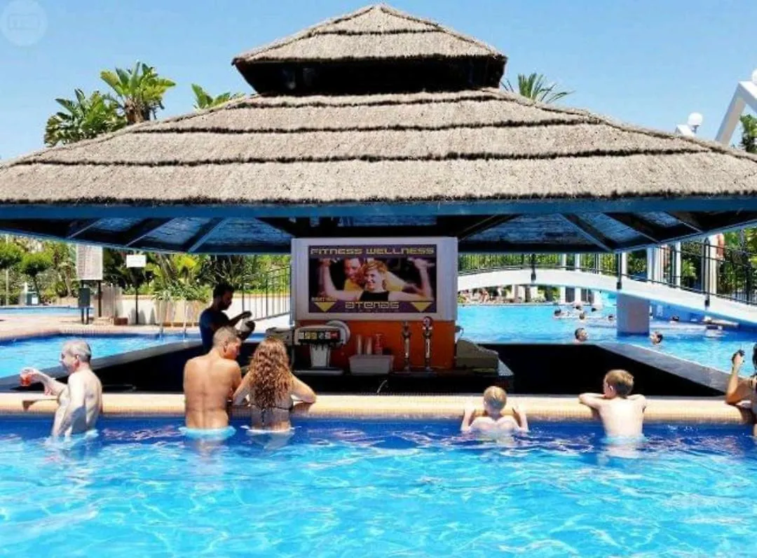 Apartamentos Holidays Benalbeach 贝纳尔马德纳