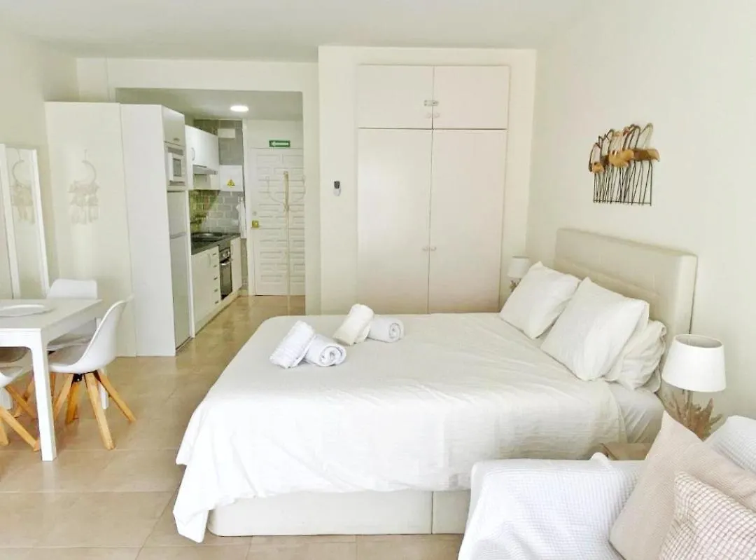 Apartamentos Holidays Benalbeach 贝纳尔马德纳 公寓