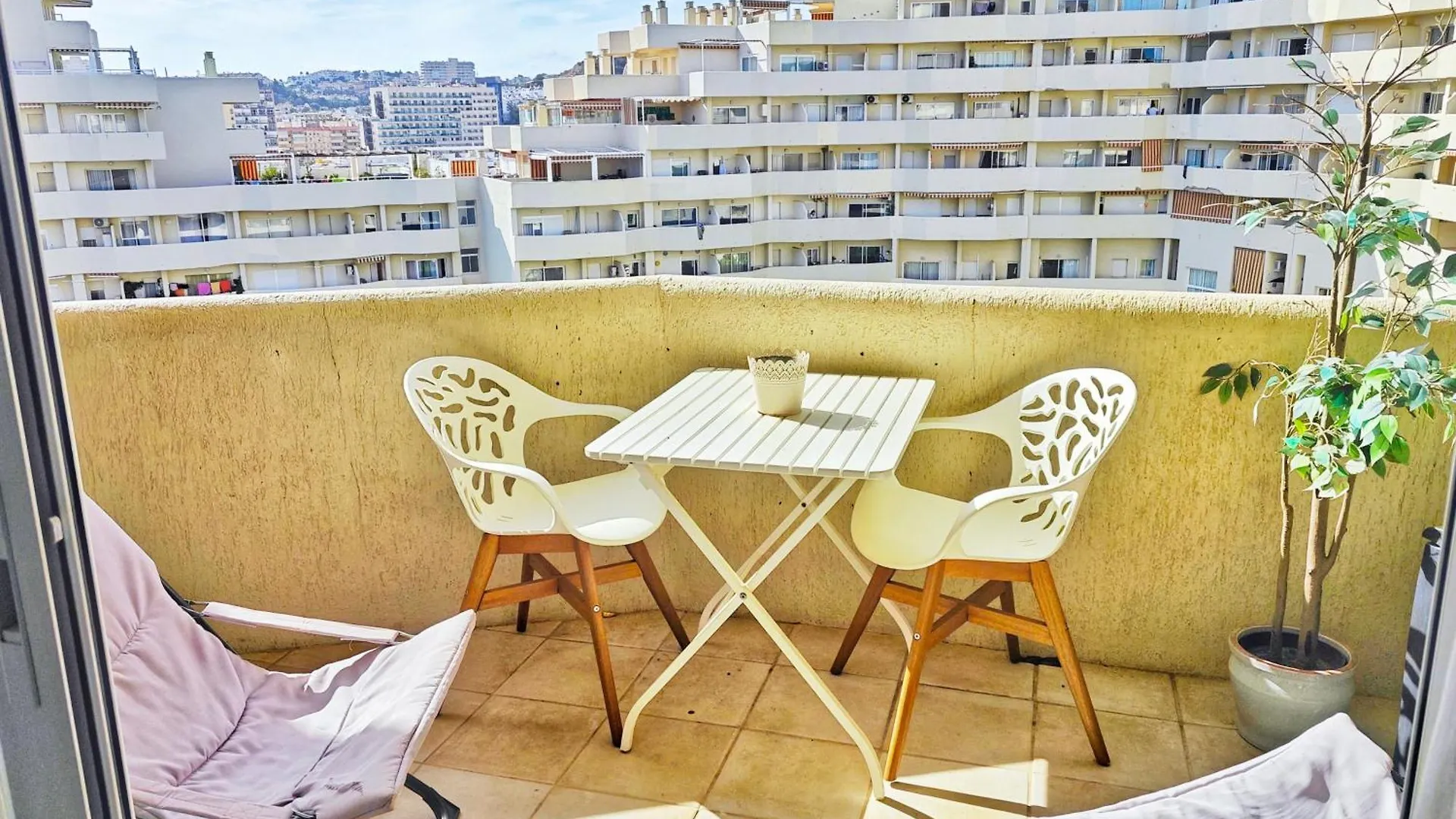 Apartamentos Holidays Benalbeach 贝纳尔马德纳 0*,  西班牙