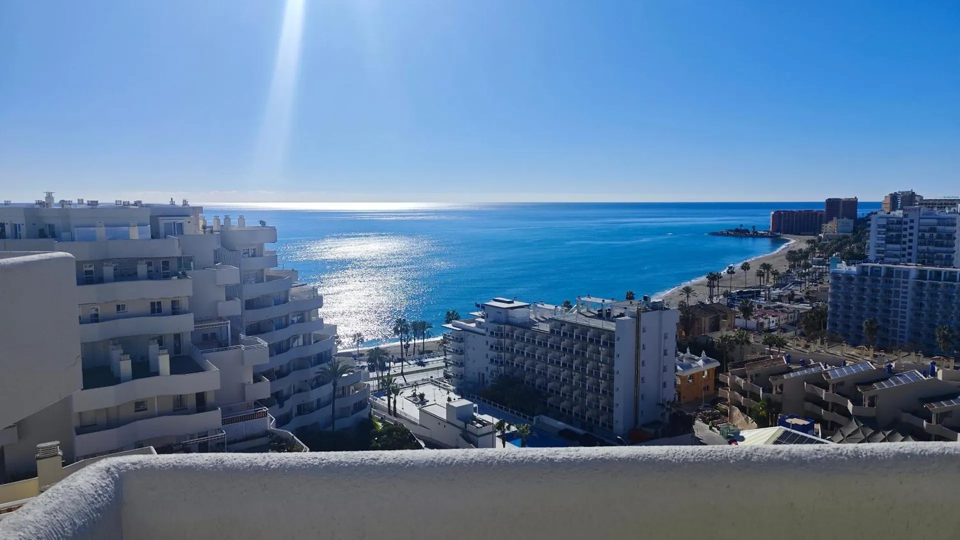 Apartamentos Holidays Benalbeach 贝纳尔马德纳