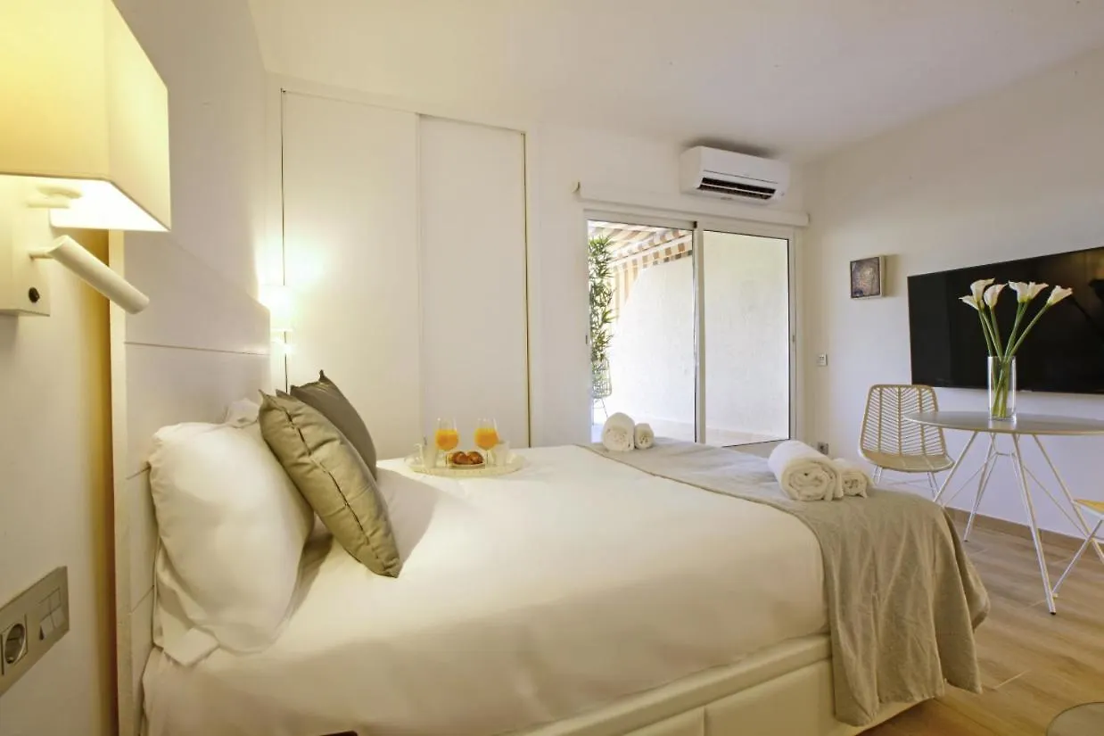 Apartamentos Holidays Benalbeach 贝纳尔马德纳