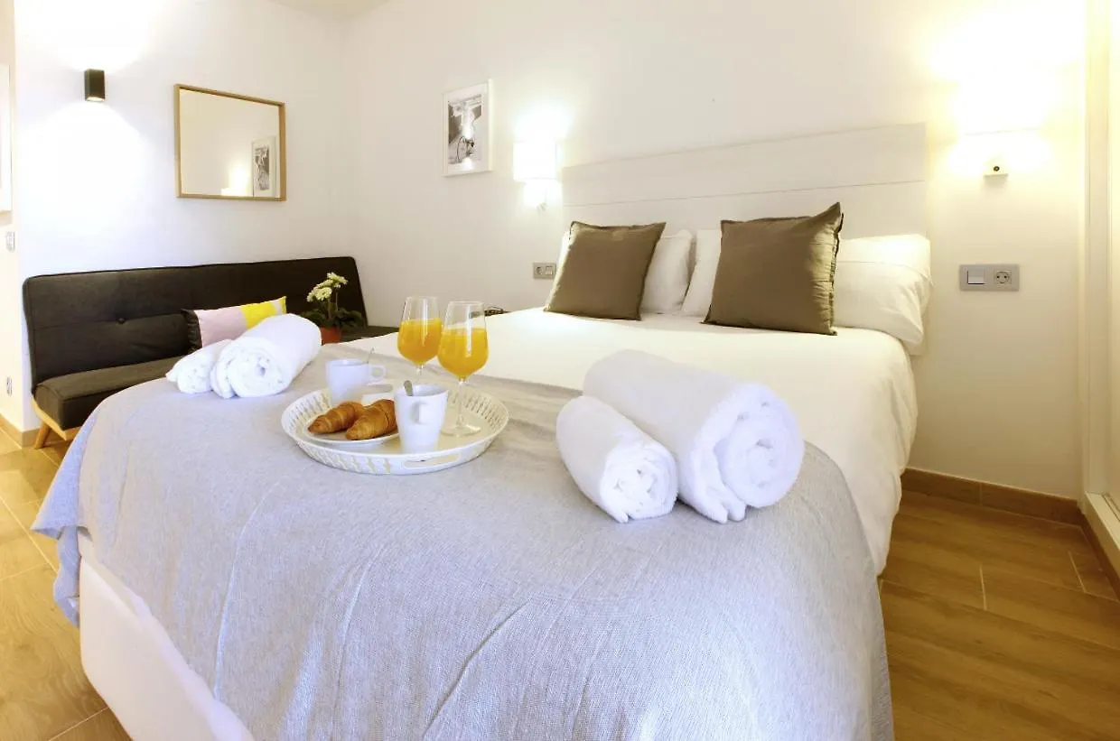 公寓 Apartamentos Holidays Benalbeach 贝纳尔马德纳