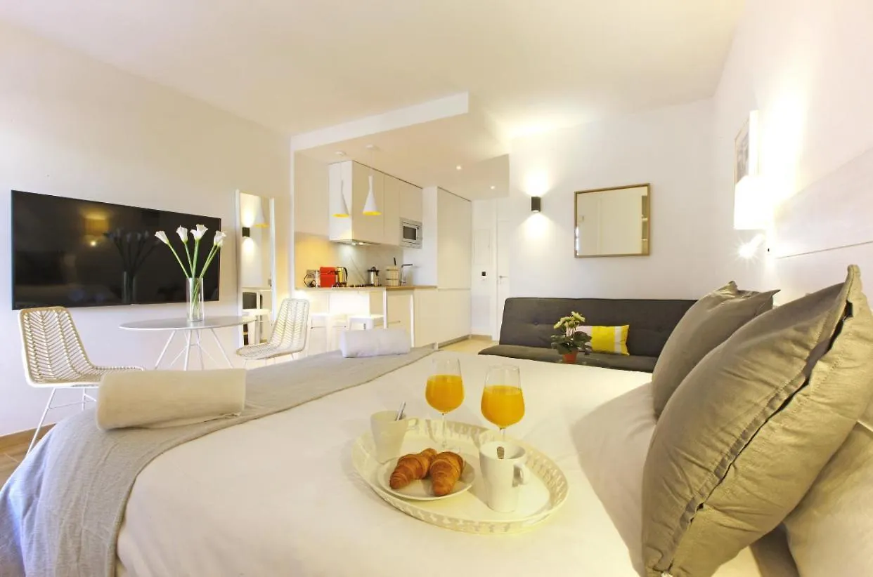 Apartamentos Holidays Benalbeach 贝纳尔马德纳