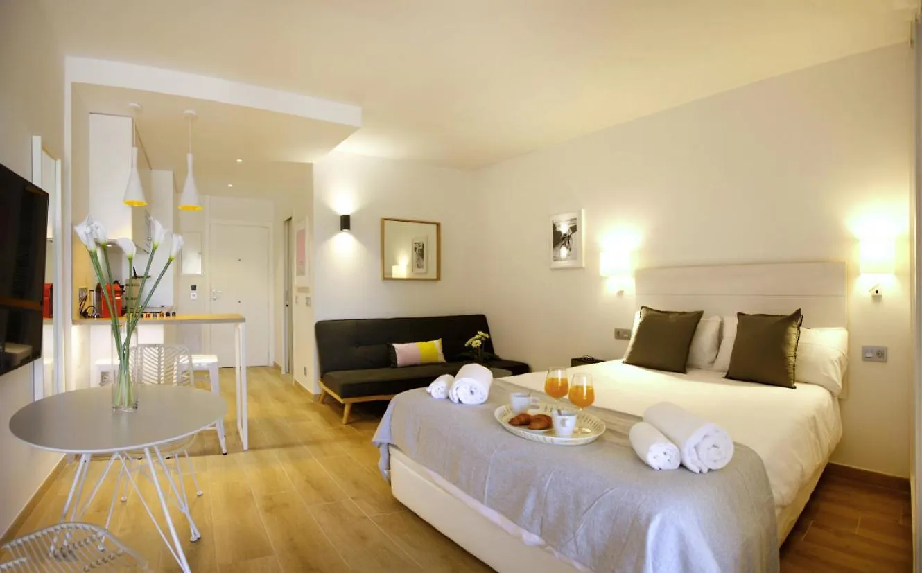 Apartamentos Holidays Benalbeach 贝纳尔马德纳