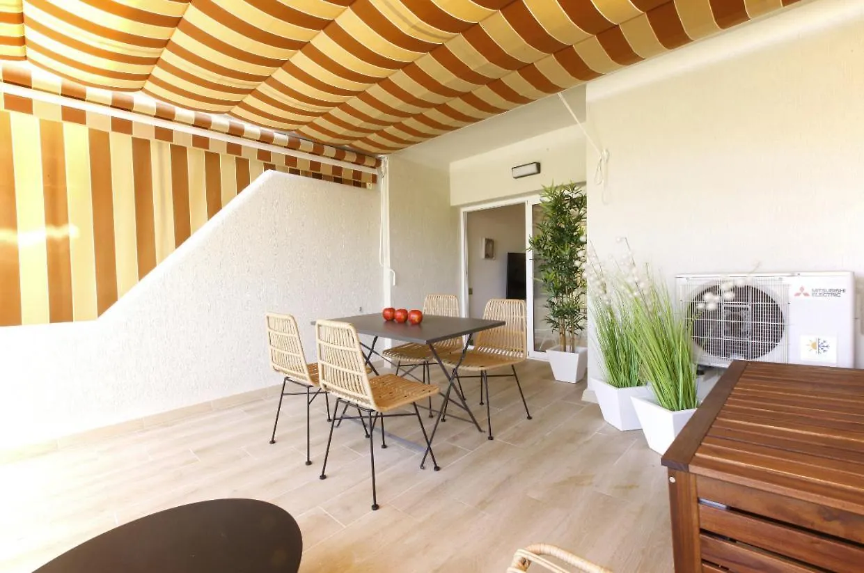 Apartamentos Holidays Benalbeach 贝纳尔马德纳 公寓