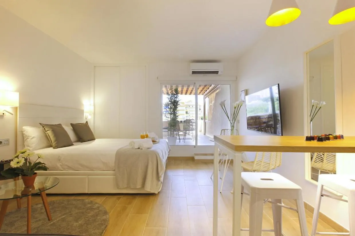公寓 Apartamentos Holidays Benalbeach 贝纳尔马德纳